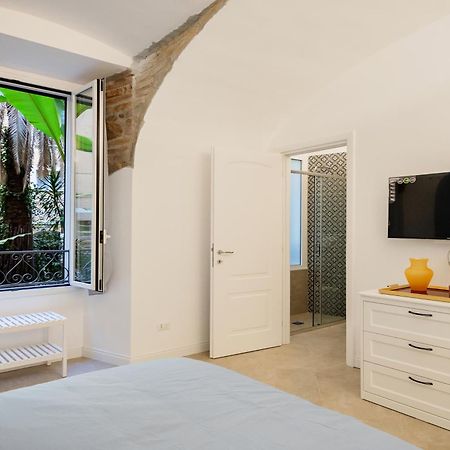 Live Roma - Chez Le Roi Luxury Apartment Экстерьер фото