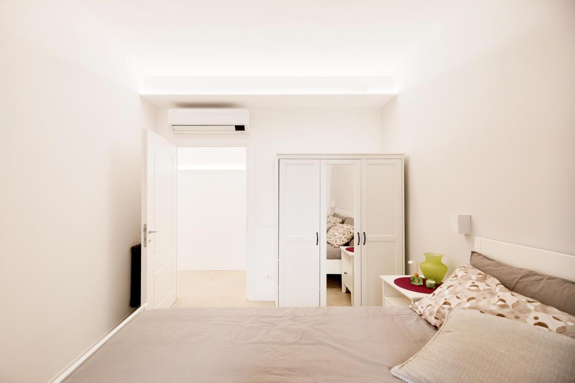 Live Roma - Chez Le Roi Luxury Apartment Экстерьер фото
