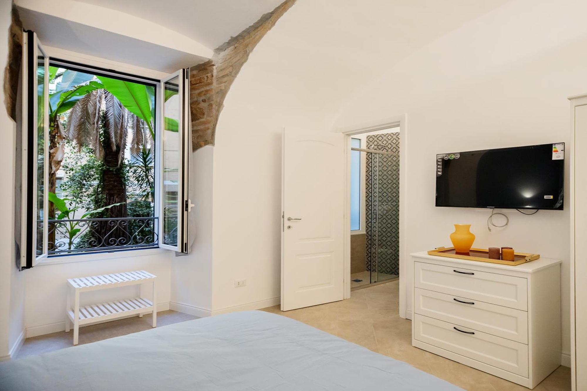 Live Roma - Chez Le Roi Luxury Apartment Экстерьер фото